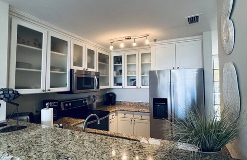 Ruskin Condo | Beach resort community! Walk to the beach, piers, pools, restaurants, fitness center & more!