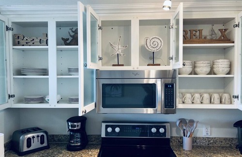 Ruskin Condo | Beach resort community! Walk to the beach, piers, pools, restaurants, fitness center & more!