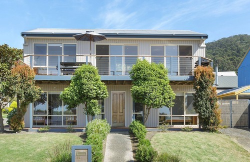 Apollo Bay House | Beach Retreat - At Apollo Bay
