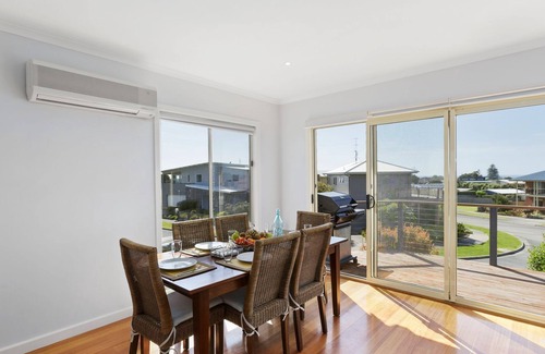 Apollo Bay House | Beach Retreat - At Apollo Bay
