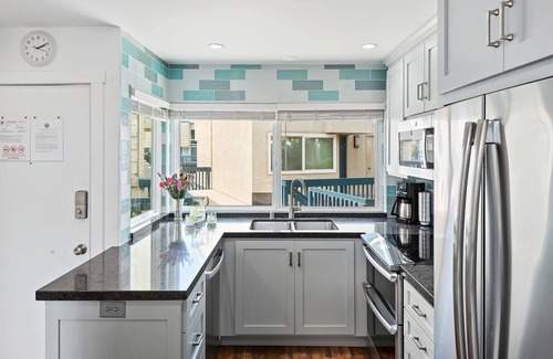 Carpinteria Condo | Beach Retreat Condo with a Heated Pool & Hot Tub!