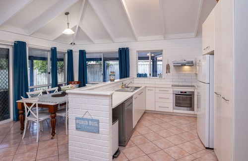Quindalup House | Beach Retreat - Family & Pet Friendly + only 400m from beach