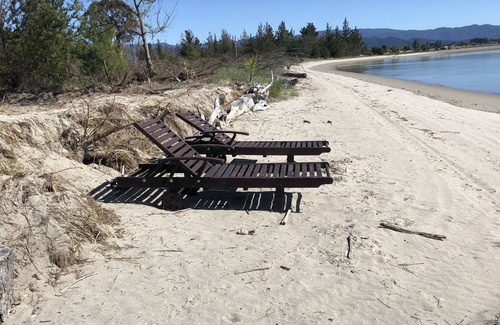 Motueka Cabin | Beach Retreat.