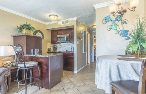 Galveston Condo | BEACH RETREAT:Ocean VIEW Condo, Beach across the street; 2 heated pools, hot tub