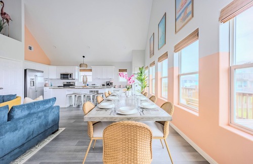 Port Bolivar House | Beach Retreat w/Game Room, Mini-Golf & EV charging - Dog Friendly!