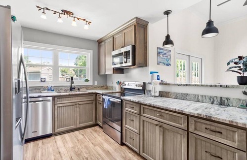 Ocean Springs House | Beach Retreat w/Pool, Hottub & Outdoor Theatre