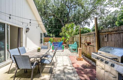 North Beach House | Beach Retreat with Backyard Flair and Yard Games