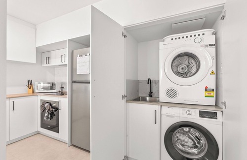 Mosman Park Apartment | Beach & River Cottesloe Escape