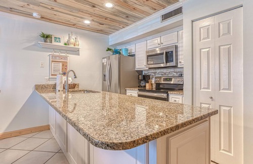 Miramar Beach House | Beach Service ! Beach Access! Blue Surf 25!