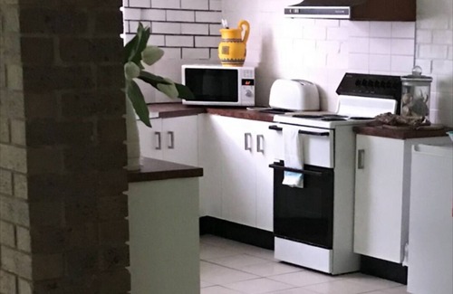 Vincentia Apartment | Beach shack by the beach -Jervis Bay