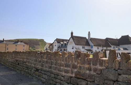West Bay Cottage | Beach Side