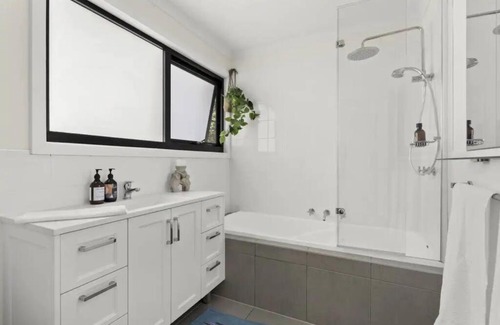 Cape Woolamai House | Beach side haven amongst the gum trees