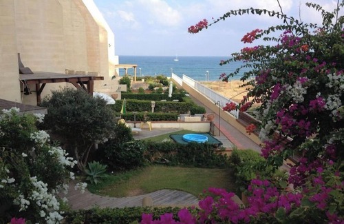 Tel Aviv Promenade Cottage | Beach spacious cottage