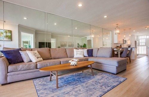 Mission Beach Condo | Beach Therapy! Gorgeous Ocean Front in heart of Mission Beach!