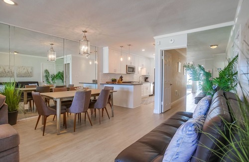 Mission Beach Condo | Beach Therapy! Gorgeous Ocean Front in heart of Mission Beach!