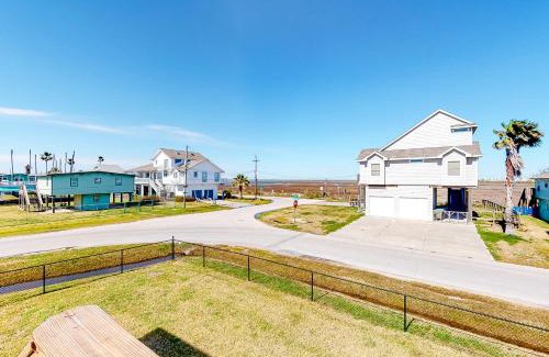 Galveston House | Beach to Bay Getaway