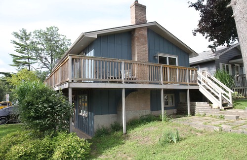 Grand Bend House | Beach Town Cottage Retreat - 3 minute walk to beach