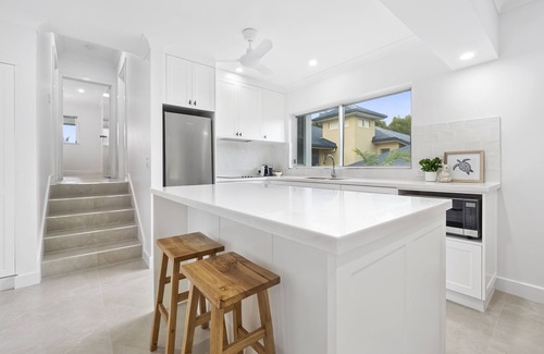 Clifton Beach Apartment | Beach Tropics @ The Ribbons