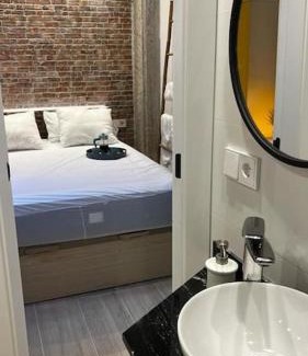 El Cabanyal House | Beach Valencia Rooms Late Checkout 14 h free Netflix Tv