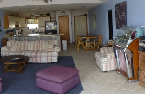 Southpointe House | Beach View, 1 Min Walk to Beach, 4 Bedroom, Secluded, Fort Morgan, Big Greatroom