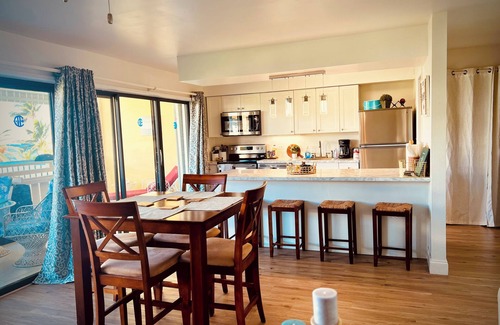 Estate Golden Rock Condo | Beach View 2/2 Condo w/Pool and AC