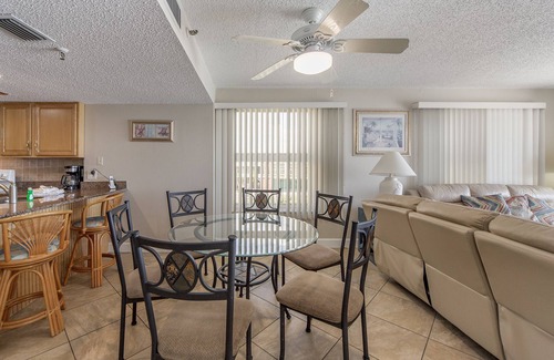 Madeira Beach Condo | Beach View - Balcony - 3b 2b - Beach Place #305