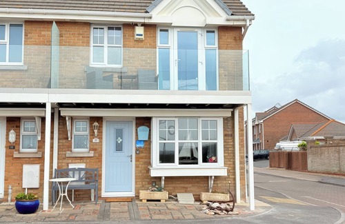 Wyke Regis Cottage | Beach View House