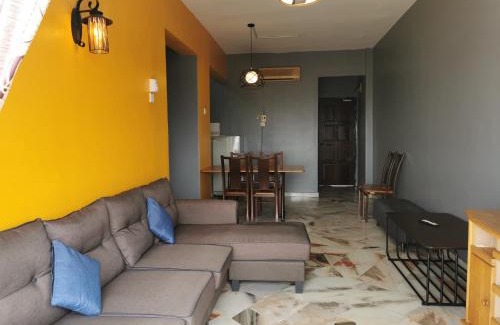 Taman Tanjung Apartment | Beach View Private Apartment