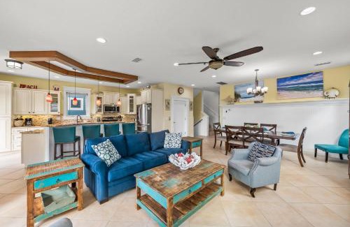 Holmes Beach House | Beach View Retreat