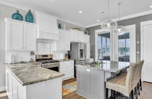 Port Bolivar House | Beach View | Sleeps 14 | Fenced Yard