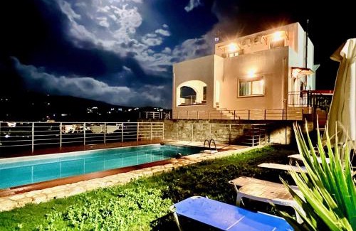 Almyrida Villa | Beach Villa Evgenia with private pool by DadoVillas