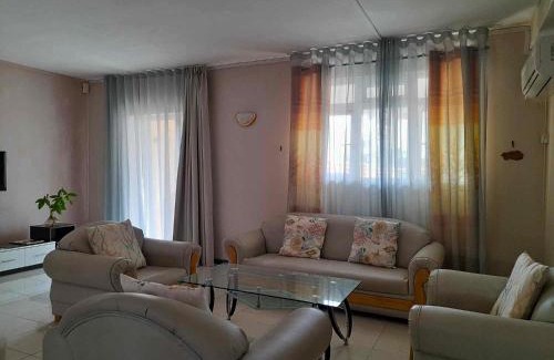 Flic-en-Flac Apartment | Beach Villa in Flic en Flac (5min from beach)
