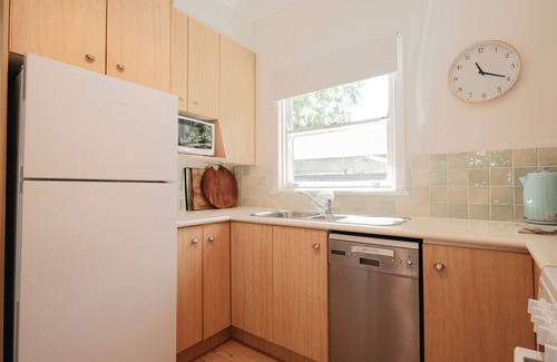 Pearl Beach House | Beach Vintage - the quintessential 1960's beach house just 150m from Pearl Beach
