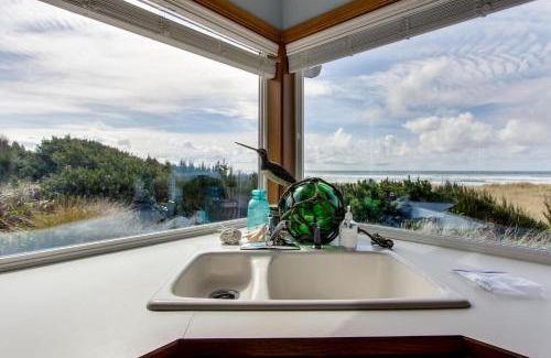 Rockaway Beach House | Beach Whale