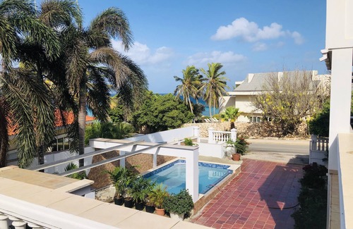 Arashi Apartment | Beach White Villa Studio with additional bedroom for 4 people, best snorkl