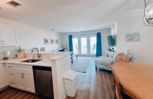 North Topsail Beach Condo | "Beachaholic" 2 bed/2 bath condo in Villa Capriani