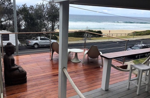 Mollymook Beach Apartment | Beachbar at Wavewatch