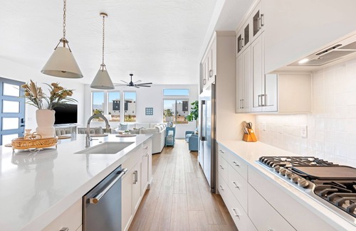 St. George House | Beachcomber Bliss: Desert Color Lagoon + Beaches