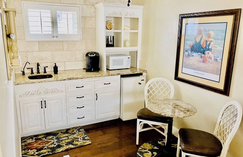 Downtown Hotel | Beachcomber Inn