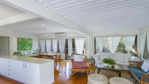 Pearl Beach House | Beachcomber Pearl Beach , walk to beach
