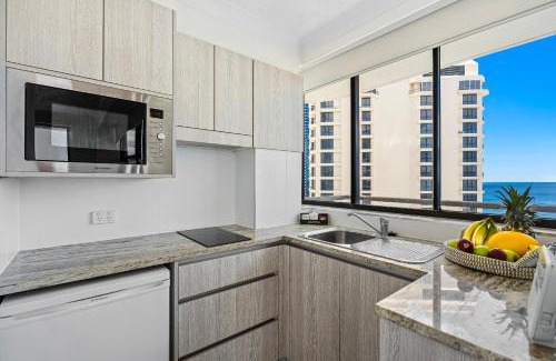 Surfers Paradise Apartment | Beachcomber Resort - Official