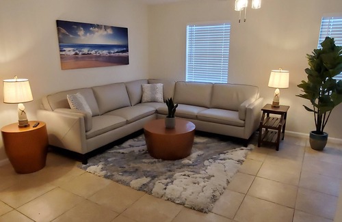 Hobe Sound Villa | Beachcomber Villa - Your Relaxing Beach Town Getaway - Newly Remodeled, King Bed