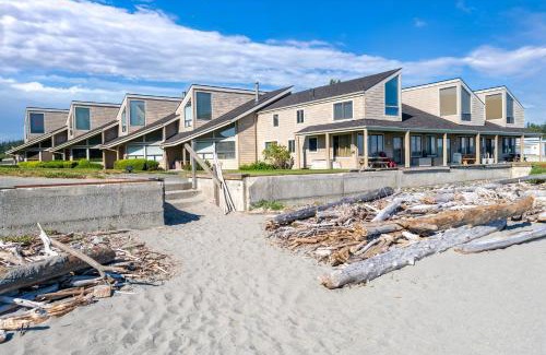 Freeland House | Beachcombers Bliss by AvantStay Steps to the Beach Ocean Views