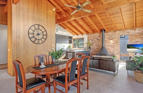 Vincentia House | Beachcombers on Collingwood Beach