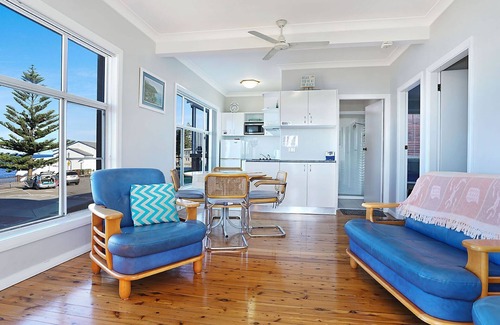 The Entrance Apartment | Beachcomer, Unit 1 - The Entrance, NSW