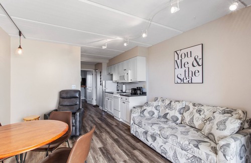 Crescent Beach Condo | Beacher's Oceanfront Balcony Suite with onsite Front Desk and Staff