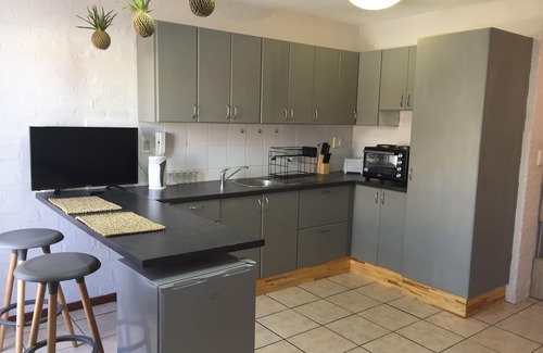 Sandbaai Apartment | Beaches . a dreamy holiday apartment set in the tranquil beauty of Hermanus