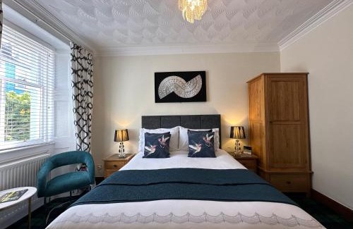 Ayr House | Beaches