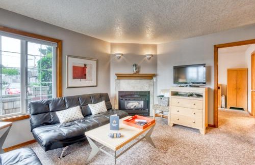 Downtown Cannon Beach Apartment | Beaches Inn | Puffins Place Cabana
