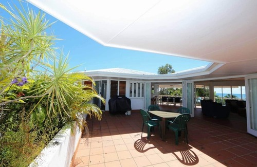 Wongaling Beach Apartment | Beaches No 6 - Beachfront Views